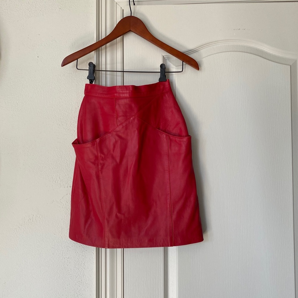 Genuine leather skirt